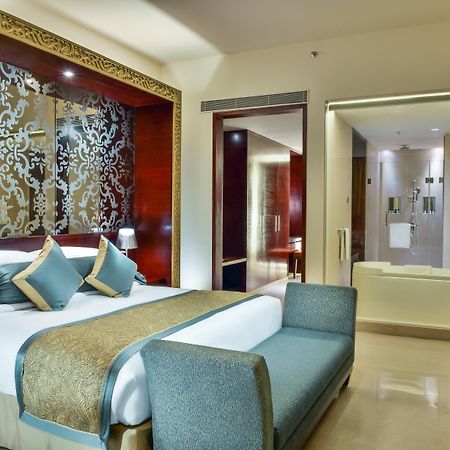 Crowne Plaza Ahmedabad City Centre By Ihg Zewnętrze zdjęcie