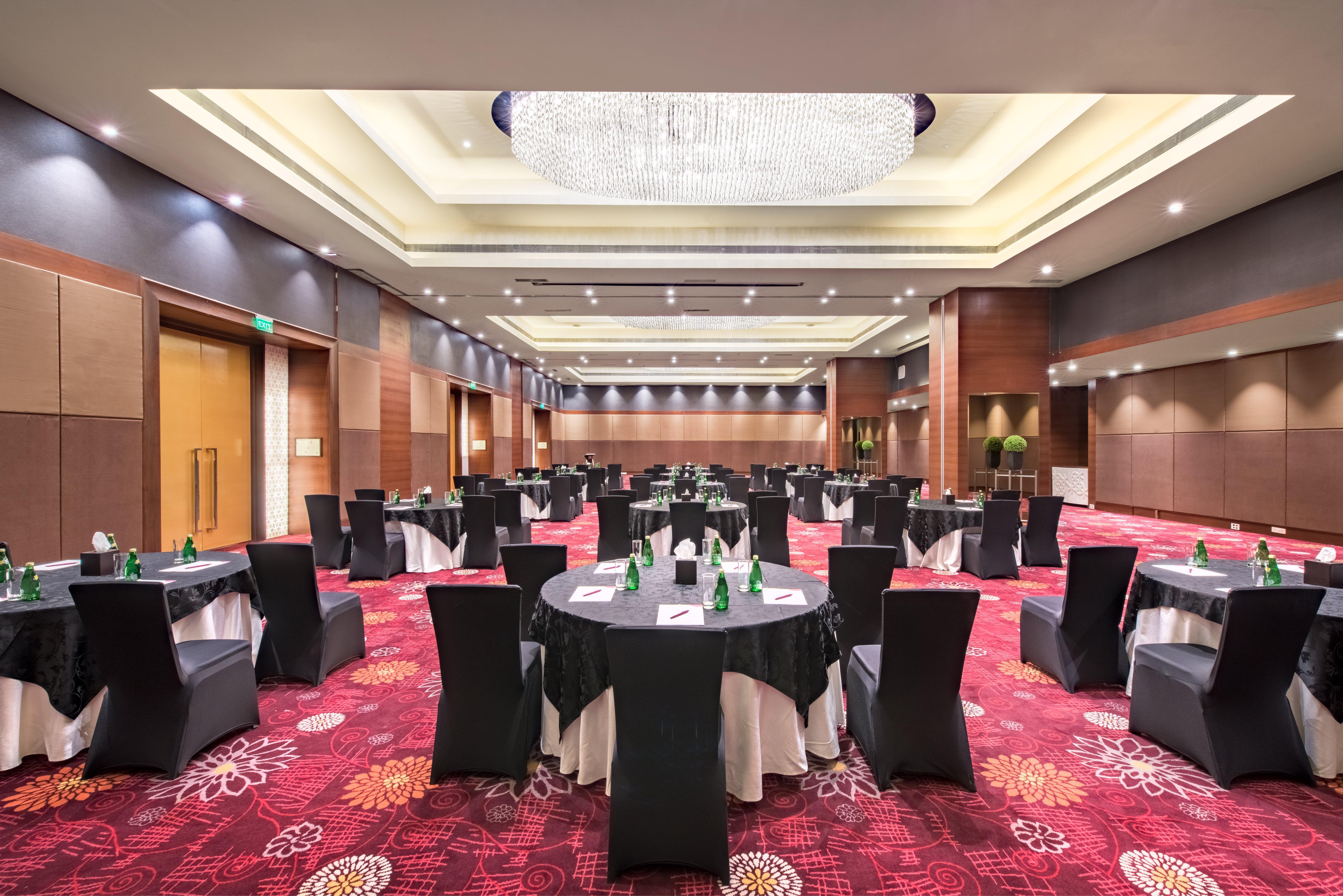 Crowne Plaza Ahmedabad City Centre By Ihg Zewnętrze zdjęcie
