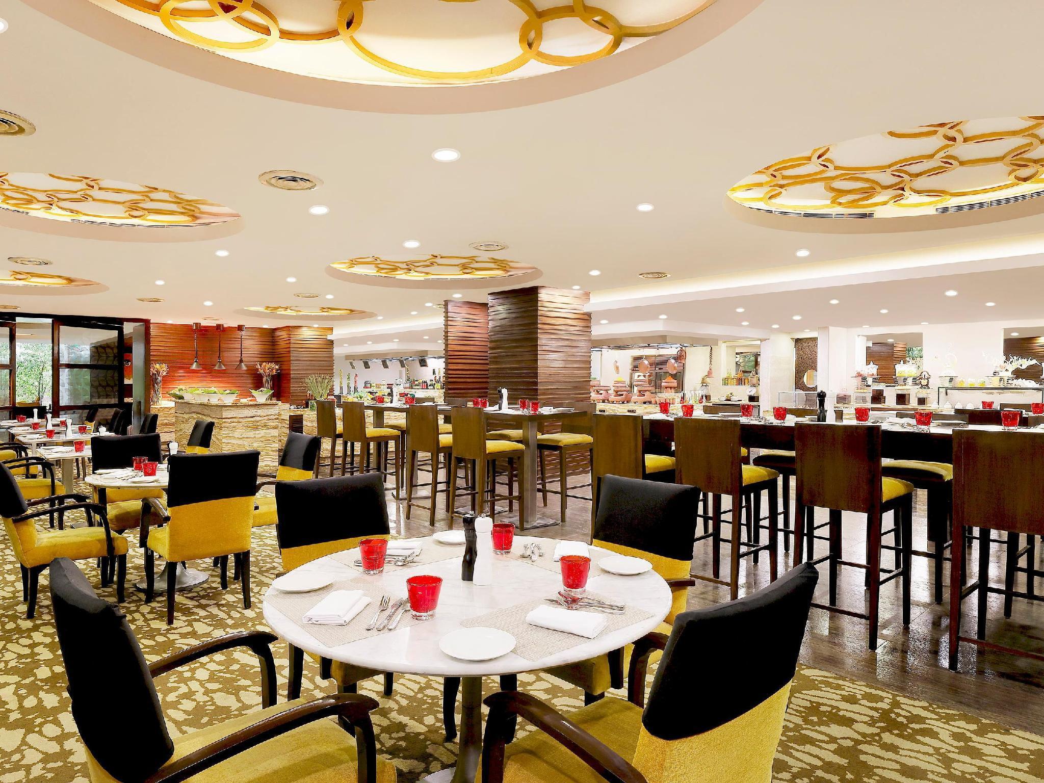 Crowne Plaza Ahmedabad City Centre By Ihg Zewnętrze zdjęcie