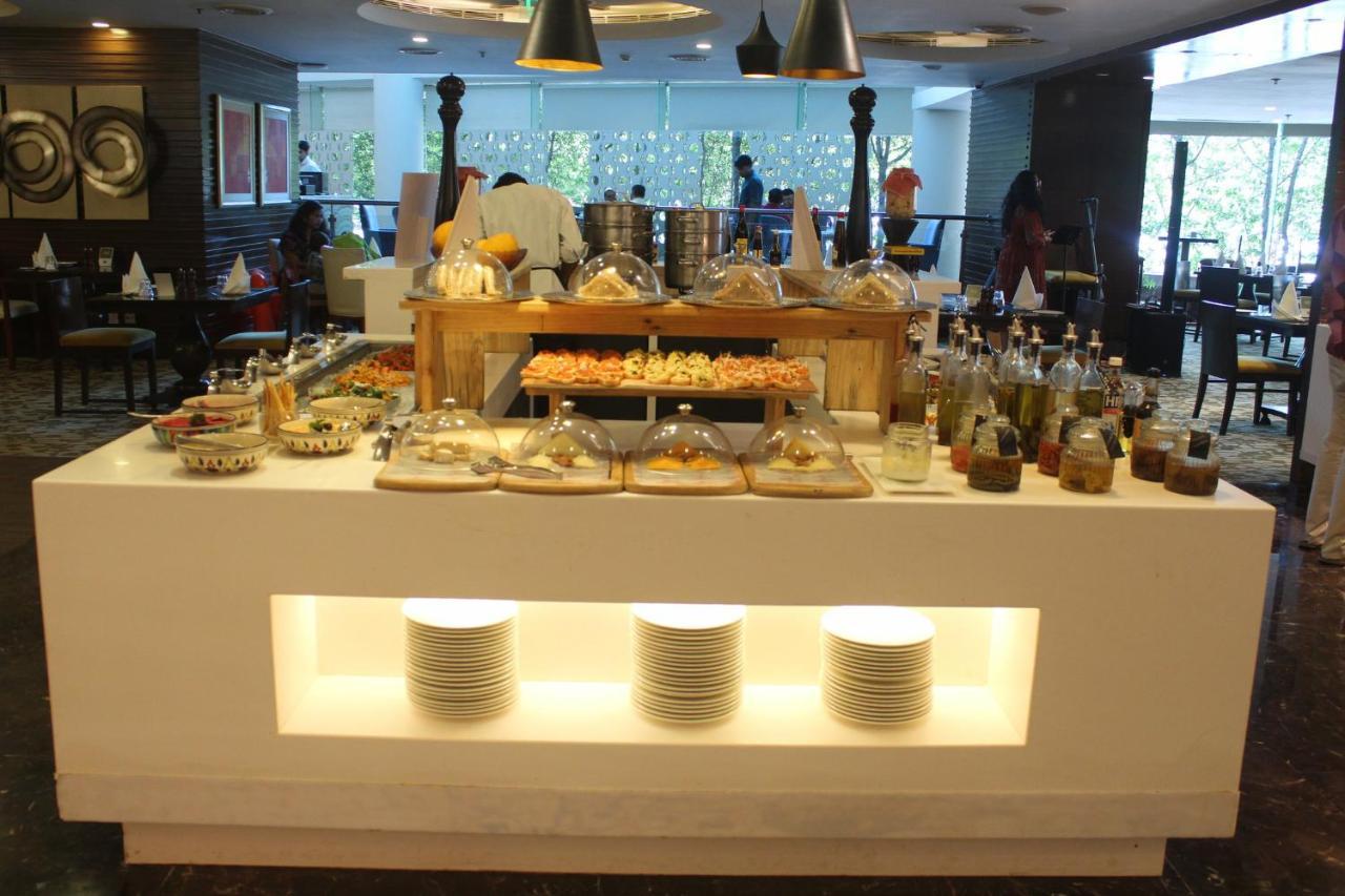 Crowne Plaza Ahmedabad City Centre By Ihg Zewnętrze zdjęcie