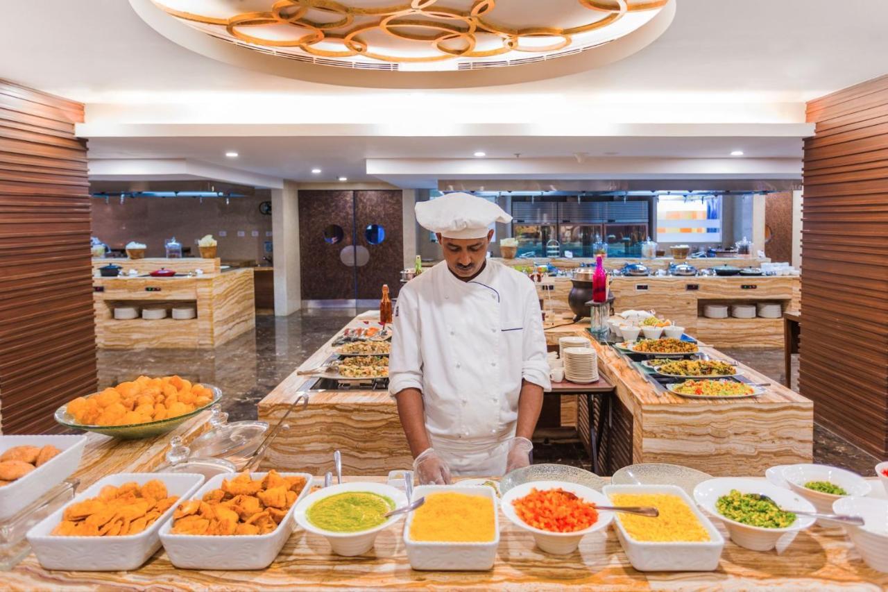 Crowne Plaza Ahmedabad City Centre By Ihg Zewnętrze zdjęcie
