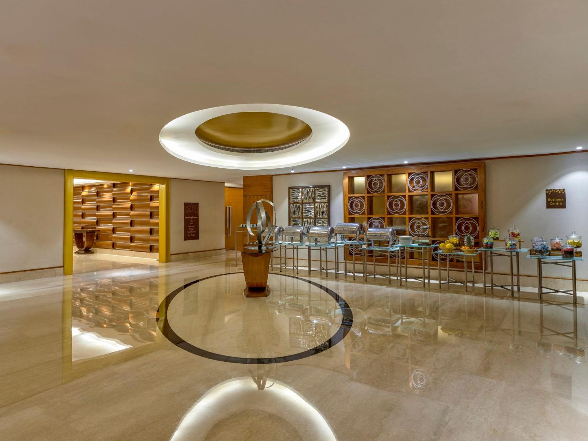 Crowne Plaza Ahmedabad City Centre By Ihg Zewnętrze zdjęcie