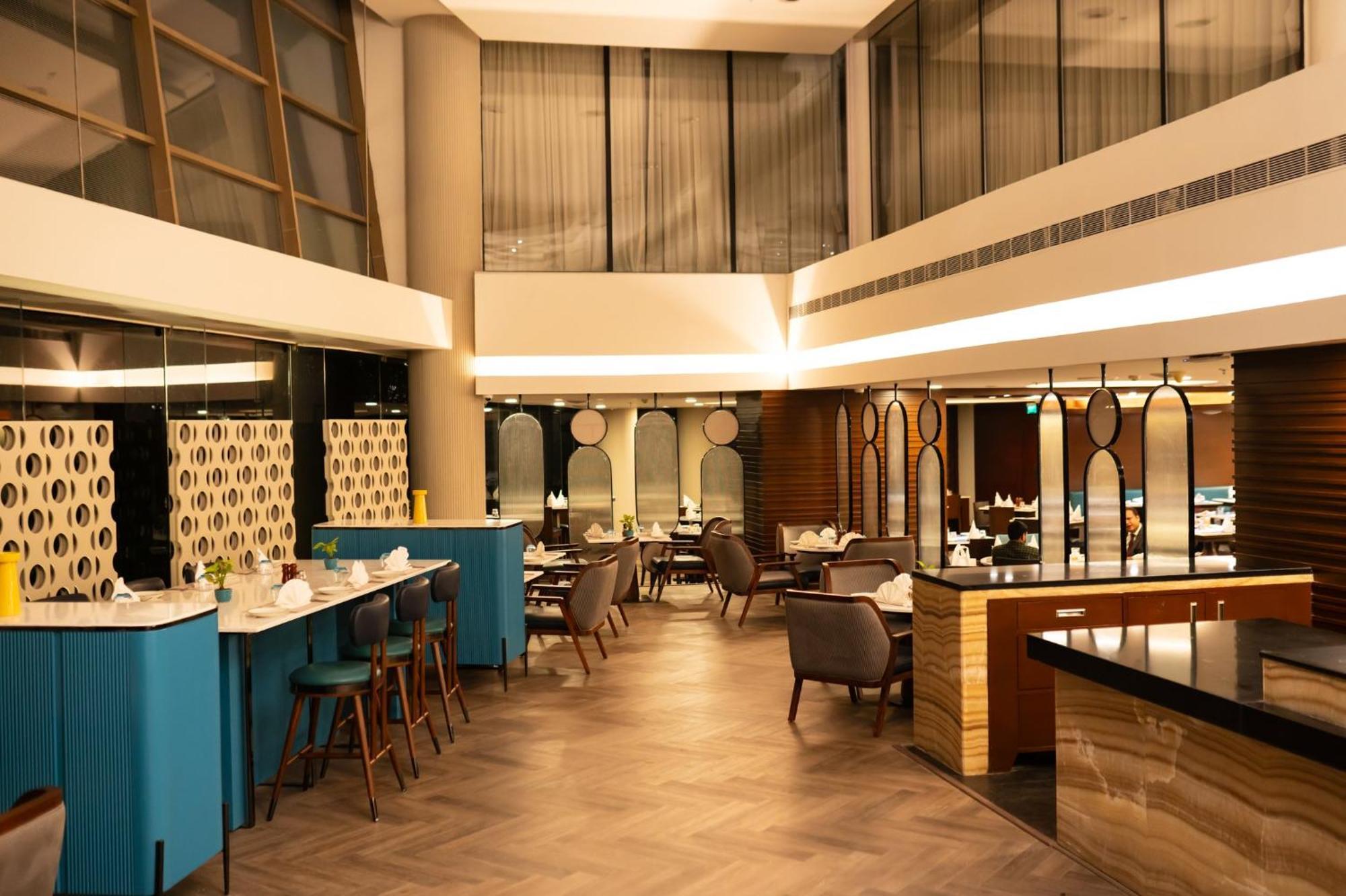 Crowne Plaza Ahmedabad City Centre By Ihg Zewnętrze zdjęcie