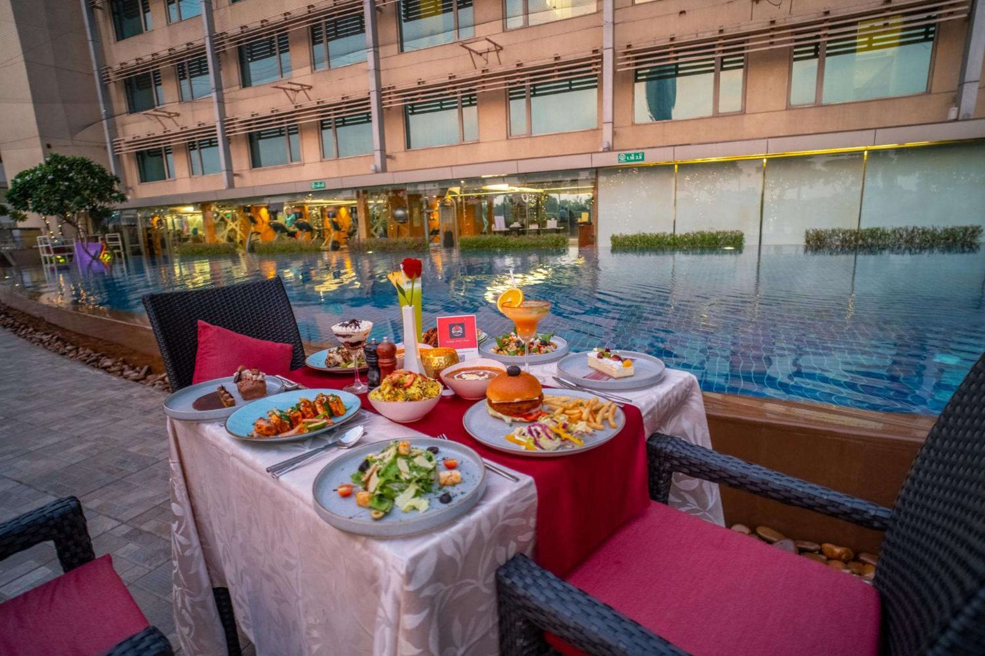 Crowne Plaza Ahmedabad City Centre By Ihg Zewnętrze zdjęcie